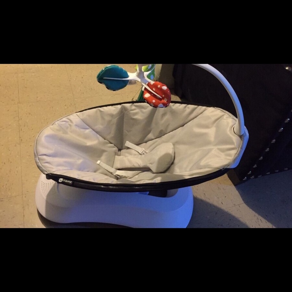 4 moms chair